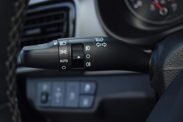 KIA Stonic 1.0 T-GDi MHEV DynamicPlusLine | Cruise Control | Navigatie | Camera | Bluetooth | 6-Bak | Keyless | Tot 10Jr. Kia-Garantie