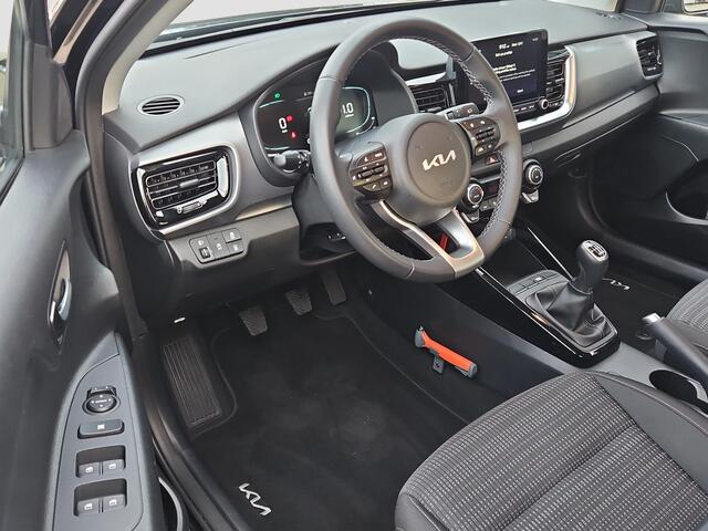 KIA Stonic 1.0 T-GDi MHEV DynamicLine | Lage km's! | LMV | Navi | Climate Control | Cruise | Lane Assist | Camera | Sensoren | LED |