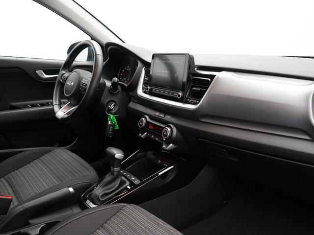 KIA Stonic 1.0 T-GDi MHEV DynamicLine 101pk Dealer O.H. | Apple Carplay | Stoelen & Stuur Verwarmd | Cruise Control | DAB | Pilot Assist |