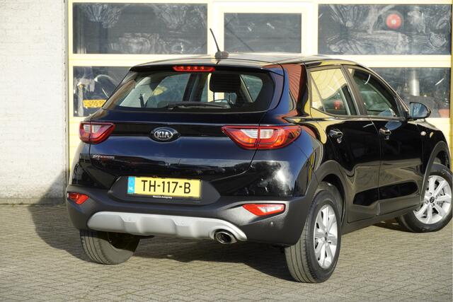 KIA Stonic 1.2 MPi ComfortPlusLine BJ2018 Lmv 15" | Led | Pdc | Navi | Achteruitrijcamera | App-Connect | Airco | Cruise control | Getint glas