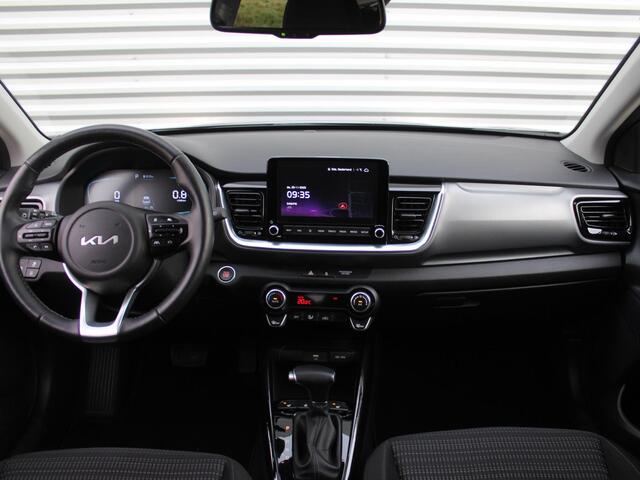 KIA Stonic 1.0 T-GDi MHEV DynamicPlusLine | Stuur-/stoelverwarming | Camera | Clima | Cruise | 16" LM | Navi | LED | Keyless |