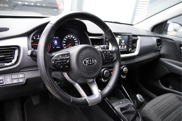 KIA Stonic 1.0 T-GDi DynamicPlusLine BJ2020 Lmv 17" | Led | Pdc | Navi | Keyless entry | Achteruitrijcamera | App-Connect | Climate control | Cruise control | Extra getint glas | Zwart dak