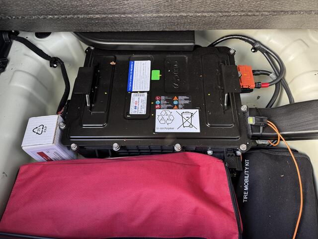 KIA Stonic 1.0 T-GDi MHEV DynamicPlusLine Trekhaak | All season banden | Privacyglass | Keyless | Clima | Navi