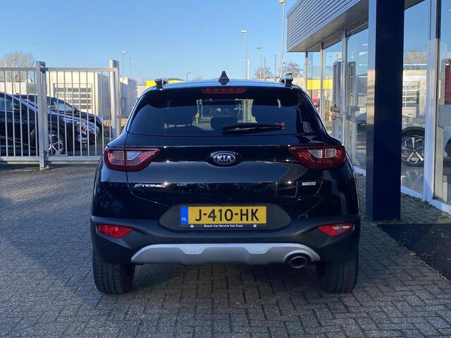 KIA Stonic 1.0 T-GDi Sports Edition / NL-Auto / 1e-Eigenaar / Cruise-Control / Apple-Carplay & Android-Auto / Navi / DAB Radio-Bluetooth / PDC & Camera-Achter / 17'' LMV / All-Season / ENZ.