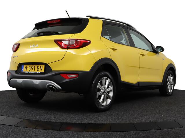 KIA Stonic 1.0 T-GDi MHEV DynamicLine - Navigatie - Cruise Control - Climate Control - DAB - Achteruitrijcamera - Fabrieksgarantie tot 09-2028