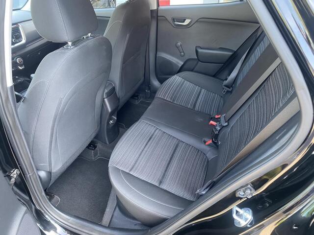 KIA Stonic 1.0 T-GDi MHEV DynamicLine Navigatie + Camera // Climate // Cruise Control Info Roel : 0492-588951