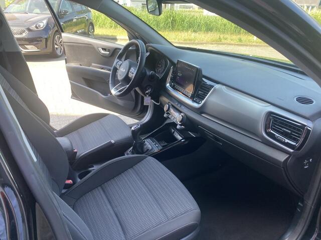 KIA Stonic 1.0 T-GDi MHEV DynamicLine Navigatie + Camera // Climate // Cruise Control Info Roel : 0492-588951