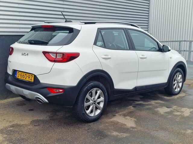 KIA Stonic 1.0 T-GDi MHEV DynamicLine Nieuw geleverd, Dealeronderhouden, 1e eign. Apple Carplay en/of Android auto Navigatie, Achteruitrijcamera