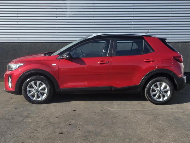 KIA Stonic 1.0 T-GDi MHEV DynamicLine Nieuw geleverd, Dealeronderhouden, 1e eign. Apple Carplay en/of Android auto Navigatie, Achteruitrijcamera