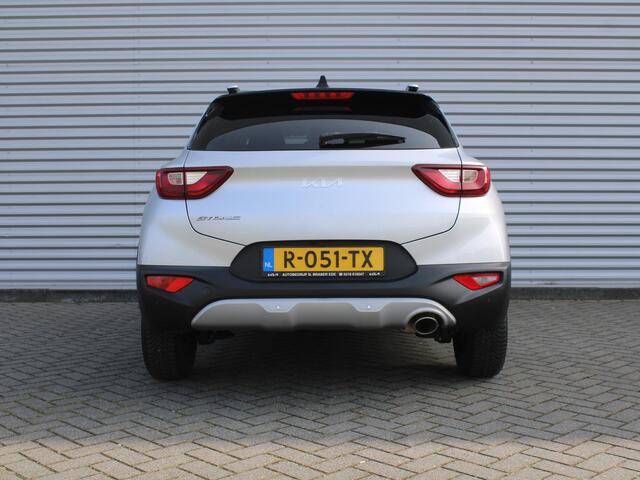 KIA Stonic 1.0 T-GDi MHEV DynamicLine | Stoelverwarming | Camera | Parkeersensor v+a | Clima | Navi | Apple Carplay/Android Auto | 15" LM | Cruise |