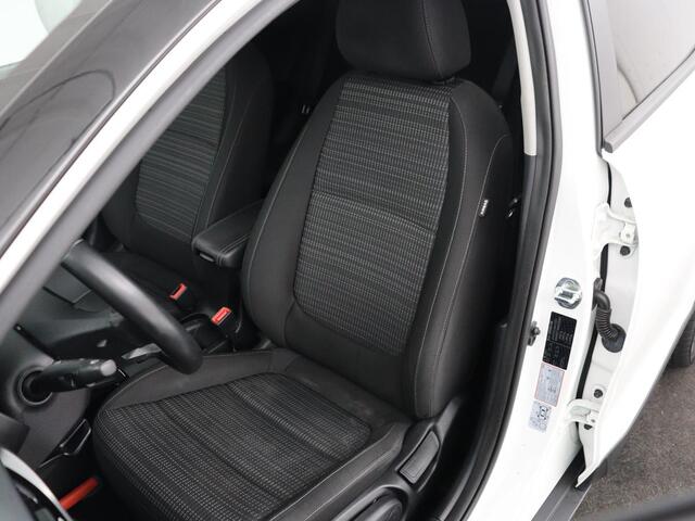 KIA Stonic 1.0 T-GDi MHEV DynamicPlusLine | Adaptive cruise | Carplay | Camera | Keyless | Climate control | DAB | Navigatie | Bluetooth | Parkeerhulp