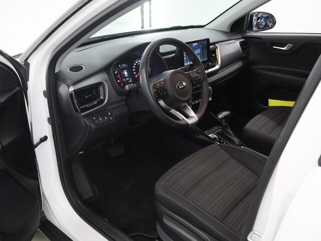 KIA Stonic 1.0 T-GDi MHEV DynamicPlusLine | Navigatie | Cruise Control | Apple CarPlay/Android Auto | DAB | Camera | Climate Control | PDC | Automaat |