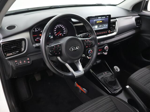 KIA Stonic 1.0 T-GDi MHEV DynamicLine | Parkeercamera | Bluetooth | Airco | Cruise Control | Navigatie via Carplay |