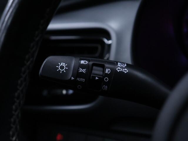 KIA Stonic 1.0 T-GDi DynamicLine [APPLE CARPLAY, STOELVERWARMING,STUURVERWARMING, PARKEERSENSOREN, ACHTERUITRIJCAMERA, CRUISE CONTROL]