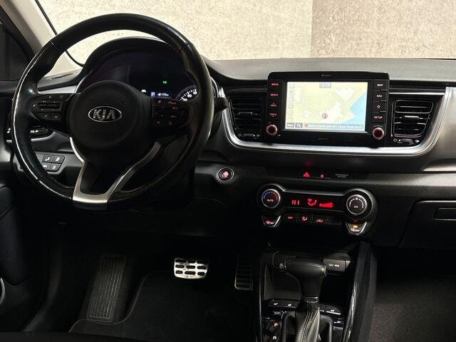 KIA Stonic 1.0 T-GDi Executive Sport Automaat (APPLE CARPLAY, NAVIGATIE, LEDER, KEYLESS, STUUR/STOELVERWARMING, LM VELGEN, SPORTSTOELEN, CAMERA, TREKHAAK, NIEUWSTAAT)