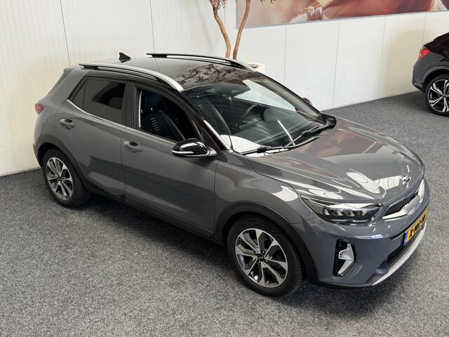 KIA Stonic 1.0 T-GDi MHEV DYNAMIC PLUS LINE NAVIGATIE ADAPTIVE CRUISE CONTROL CLIMATE CONTROL BLUETOOTH TELEFOON DODEHOEKSENSOREN ACHTERUITRIJCAMERA KEYLESS GO TREKHAAK ZEER MOOI !! 3010