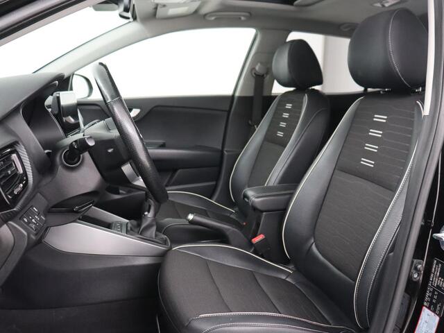 KIA Stonic 1.0 T-GDi MHEV GT-PlusLine | Schuifdak | Stoelverwarming | Adaptive cruise | Camera | Full LED | Keyless | Carplay | Navigatie | Stuurverwarming | Dodehoek detectie | Climate control | Parkeerhulp