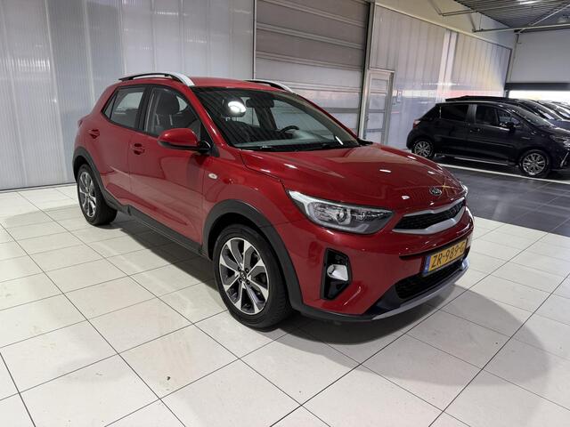 KIA Stonic 1.0 T-GDi DynamicLine Apple Carplay/Android Auto, Navigatie, Camera.