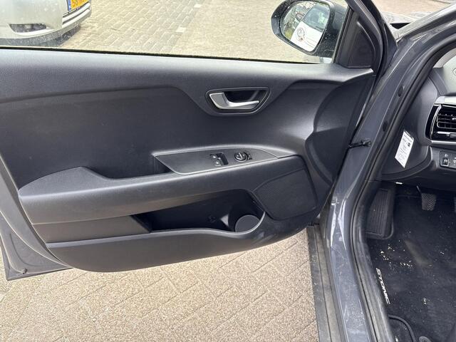 KIA Stonic 1.0 T-GDi MHEV DynamicLine | 1e eigenaar | 7.600 !!!km | NieuwStaat | 16inch lichtmetaal | Trekhaak