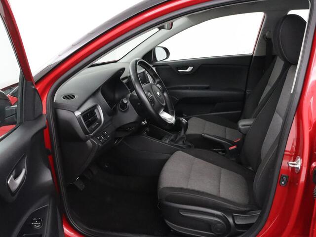 KIA Stonic 1.0 T-GDi DynamicLine | Carplay | Camera | Navigatie | Parkeerhulp | Cruise control | Airco | Bluetooth | 17'' lichtmetalen velgen | DAB