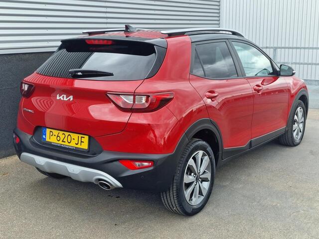 KIA Stonic 1.0 T-GDi MHEV DynamicPlusLine 1e eign. Nieuw geleverd en dealeronderhoude, Climate control, Smart Key, Privacy glass, LMV, Cruise control