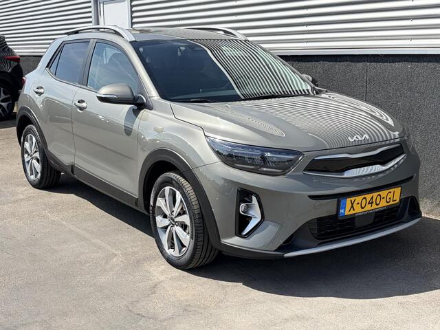 KIA Stonic 1.0 T-GDi MHEV DynamicPlusLine Nieuw geleverd, 1e eign. Navigatie, Privacy glass, Smart Key, Cruise control, Climate control