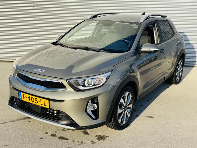 KIA Stonic 1.0 T-GDi MHEV DynamicPlusLine NW geleverd & Onderhouden | Clima | Cruise | Camera | Keyless | Privacyglass | DAB+