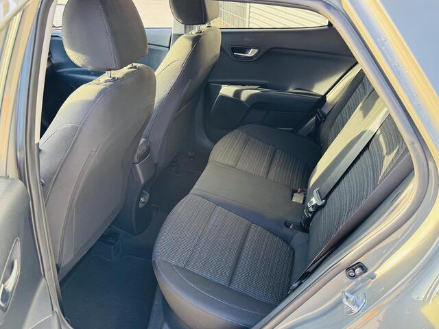 KIA Stonic 1.0 T-GDi MHEV DynamicPlusLine NW geleverd & Onderhouden | Clima | Cruise | Camera | Keyless | Privacyglass | DAB+