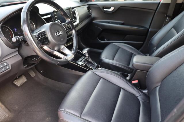 KIA Stonic 1.0 T-GDi ExecutiveLine TREKHAAK-AFN STOEL+STUURVERWARMING CAMERA CARPLAY LEER CLIMA NAVI PDC 17''LMV NAP ENZ.