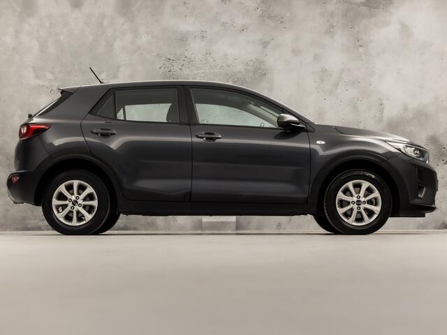 KIA Stonic 1.2 MPi ComfortPlusLine Navigator (APPLE CARPLAY, NAVIGATIE, CAMERA, LM VELGEN, SPORTSTOELEN, PARKEERSENSOREN, ELEK RAMEN, NIEUWSTAAT)