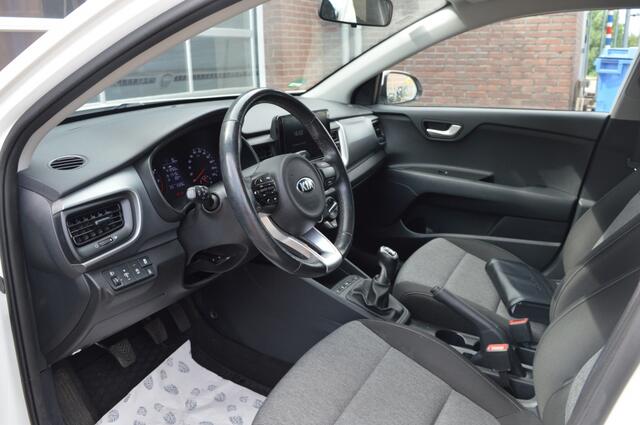 KIA Stonic 1.0 T-GDi MHEV | CAMERA - CARPLAY