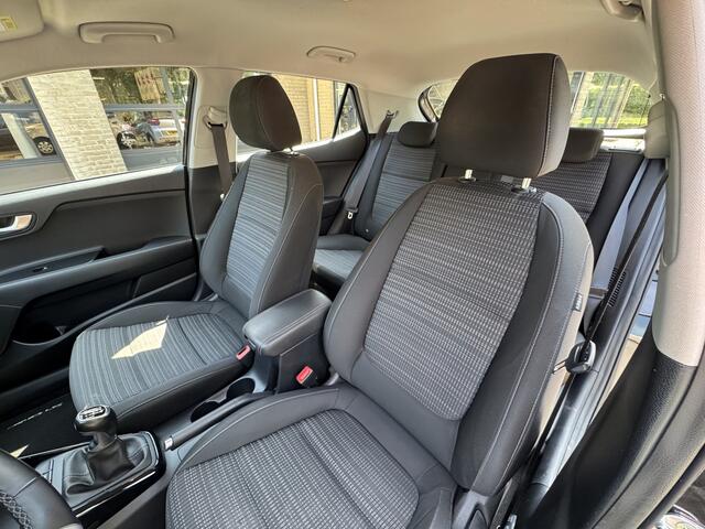 KIA Stonic 1.0 T-GDi MHEV DynamicLine Climate Control Camera Navi Carplay
