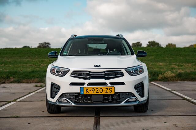 KIA Stonic 1.0 T-GDi 120PK MHEV GT-Line | TREKHAAK | CAMERA | DAB | NAVI | ALL SEASON BANDEN