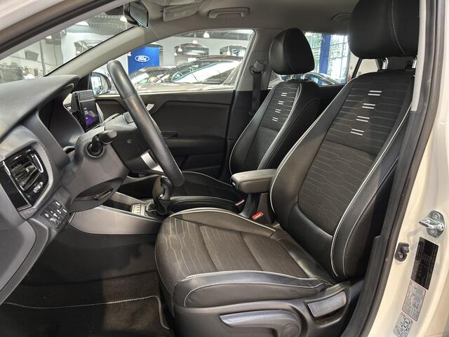KIA Stonic 1.0 T-GDi MHEV 100pk GT-Line | Trekhaak | Stoelverwarming | Stuurwielverwarming | Clima | Camera | Apple Carplay & Android Auto |