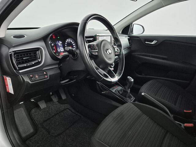 KIA Stonic 1.0 T-GDi DynamicLine | Navigatie via Apple Car Play } Achteruitrijcamera