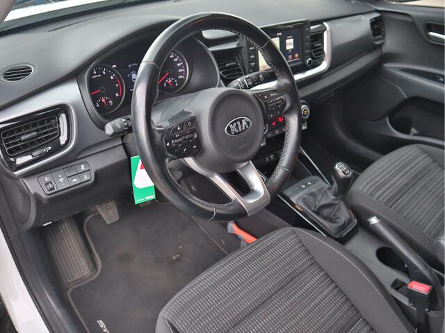 KIA Stonic 1.0 T-GDi DynamicPlusLine | Navigatie | Camera | Climate Control | Trekhaak | tot 10 jaar Garantie |