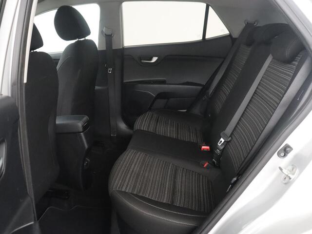 KIA Stonic 1.0 T-GDi DynamicPlusLine | Carplay | Climate control | Cruise control | Camera | Park assist | Full LED | Keyless |
