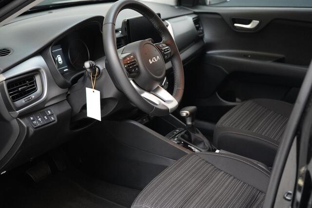 KIA Stonic 1.0 T-GDi 120pk MHEV DynamicLine | Carplay | Trekhaak | All-seasonbanden | Camera | Cruise control