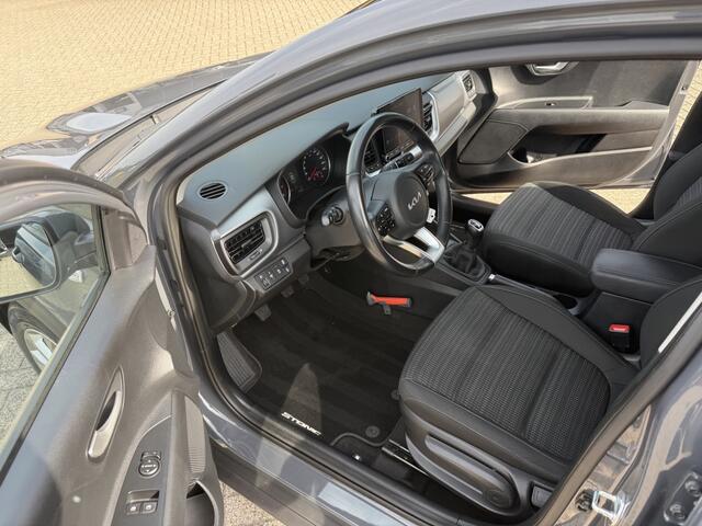 KIA Stonic 1.0 T-GDi 120PK MHEV DynamicLine NAVI VIA CARPLAY + CAMERA + TREKHAAK