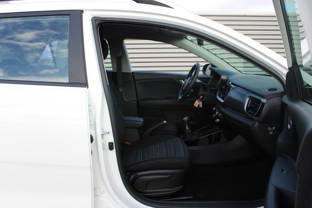 KIA Stonic 1.0 T-GDi MHEV DynamicLine NAVIGATIE, ACHTERUITRIJCAMERA, LICHT METALEN VELGEN