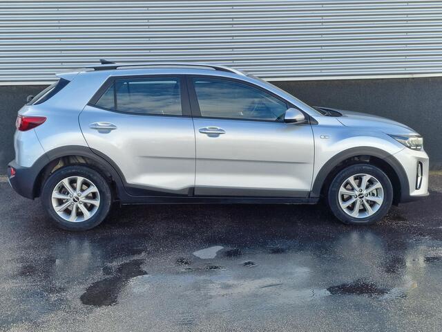 KIA Stonic 1.0 T-GDi MHEV DynamicLine Navigatie, Achteruitrijcamera, Cruise control, NL-auto, BTW-auto