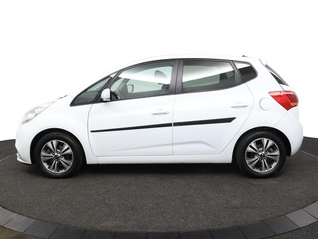KIA VENGA 1.6 CVVT Summer Edition 125 PK | Automaat | Camera | Climate control | Trekhaak | Cruise control | Panoramisch schuif-/kanteldak