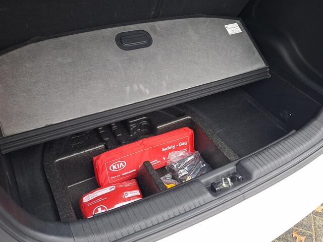 KIA VENGA 1.6 CVVT DynamicPLusLine DCT Automaat | Trekhaak | Dealer onderhouden | Navi | Climate | Stoel en Stuurverwarming | occasion