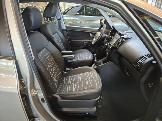 KIA VENGA 1.4 CVVT Summer Edition -90pk- Panorama Dak | Rijklaarprijs incl. 1 jaar Bovag garantie