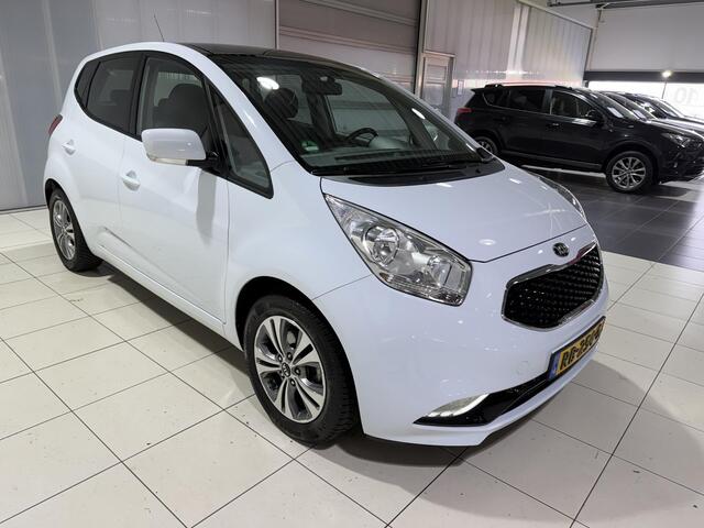 KIA VENGA 1.4 CVVT Summer Edition Trekhaak, All Season banden, glazen panorama-dak, Navigatie, Camera.