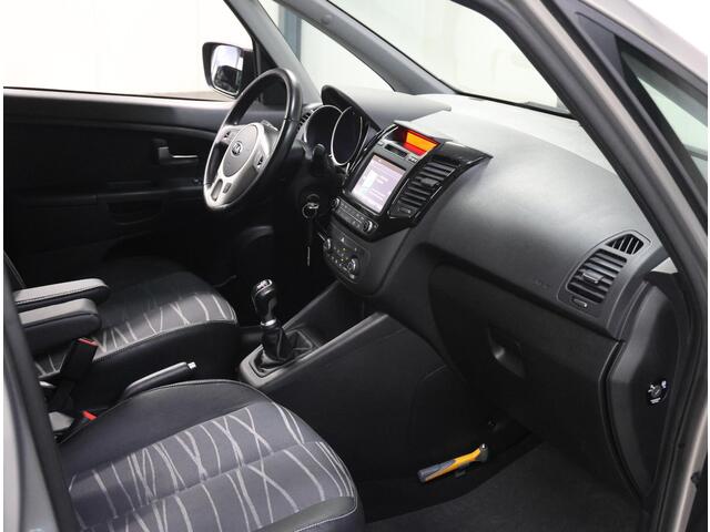KIA VENGA 1.4 CVVT DynamicPLusLine | 1ste eigenaar | Armsteun | Bluetooth | Camera | Climate Control | Cruise Control | LED | Navigatie | Parkeersensoren | Isofix | Privacy Glass |