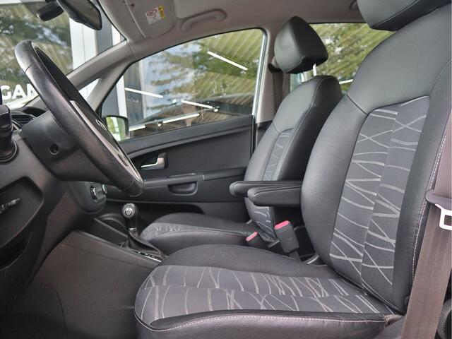 KIA VENGA 1.6 CVVT DynamicPlusLine Automaat Navigatie | Camera | Stoelverwarming | Stuurverwarming | tot 10 Jaar Garantie