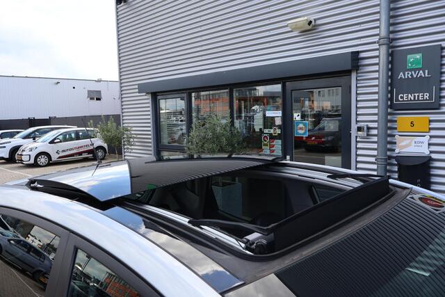 KIA VENGA 1.4 CVVT Edition 2e Eigenaar | NL-Auto | Volledig Onderh | Pano | Trekhaak | Camera | Navi | Cruise | Climate | Bluetooth | LED | PDC | Hill-Hold
