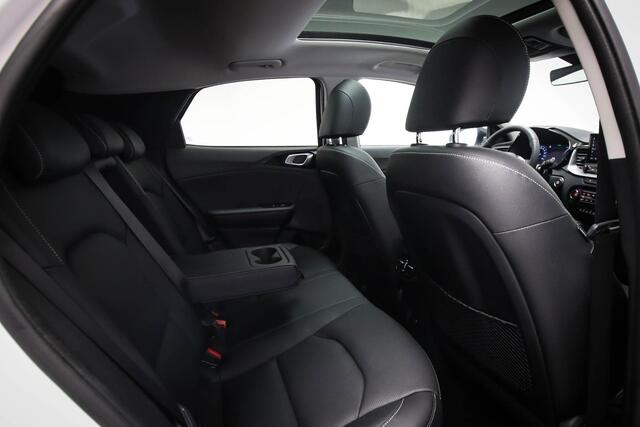 KIA Xceed 1.6 GDi PHEV ExecutiveLine | PANORAMADAK | STOELKOELING | STUURWIELVERWARMING | ACC | DRAADLOZE LADER | CAMERA | 18"