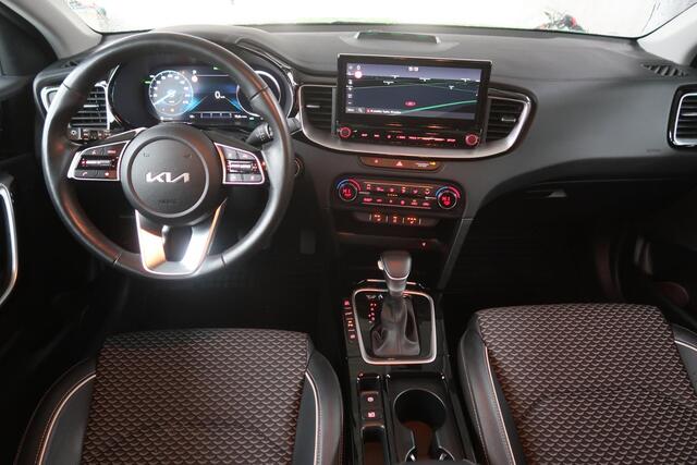 KIA Xceed 1.6 GDi PHEV DynamicPlusLine | FACELIFT, Digitaal Display, Parkeersensoren V+A, 18 inch velgen, Privacy Glass, zeer luxe!